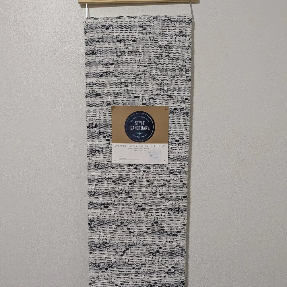Style Sanctuary Woven Throw Blanket - NWT